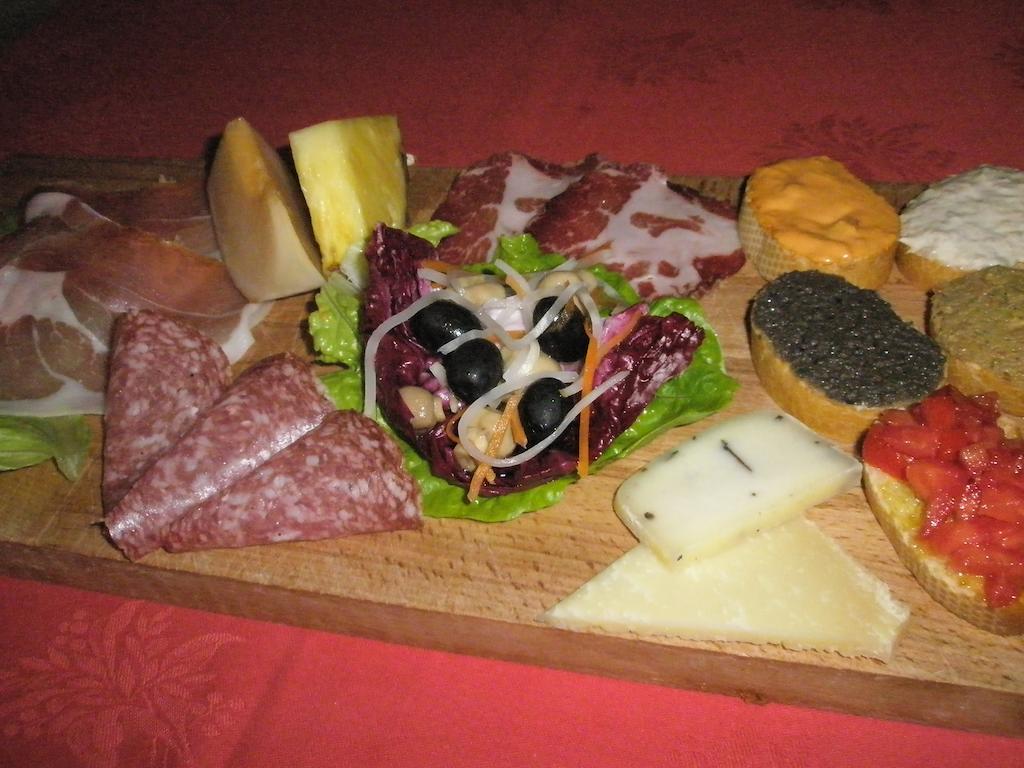 Albergo Ristorante Montecucco Da Tobia Sigillo Dış mekan fotoğraf